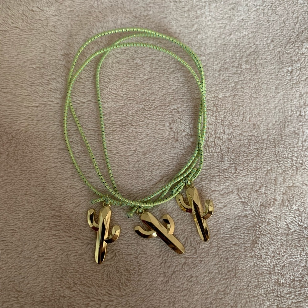 COLLEGE SALE TWEEN BRACELET
